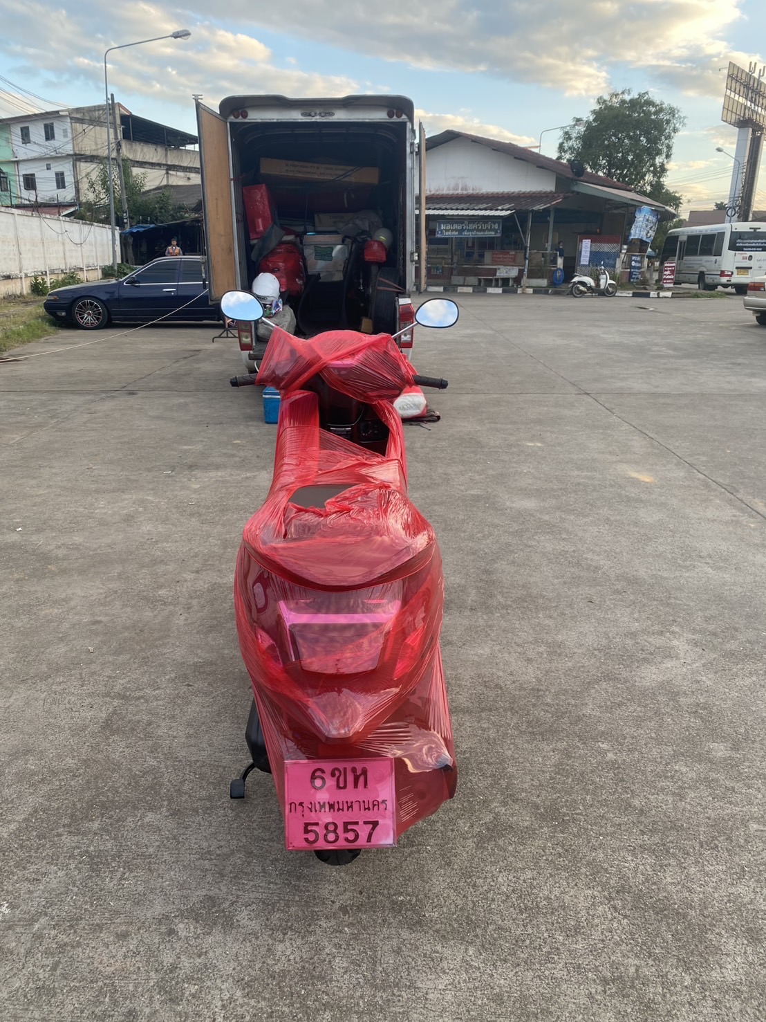 ห่อรถมอเตอร์ไซค์กันรอย