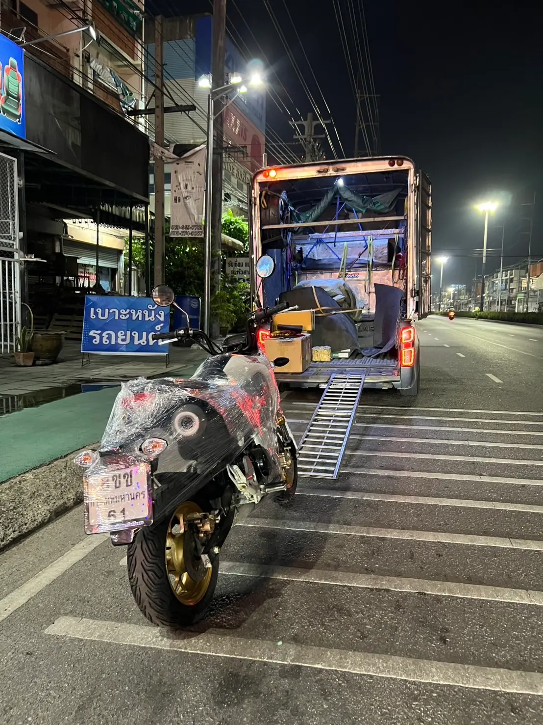 บริการส่งของด่วน 24 ชั่วโมง ด้วยรถกระบะ 4 ล้อ รับเหมาทั่วประเทศ